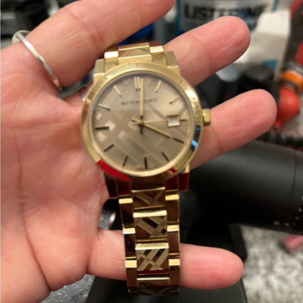 Authentic Burberry - Picture 3 of 4